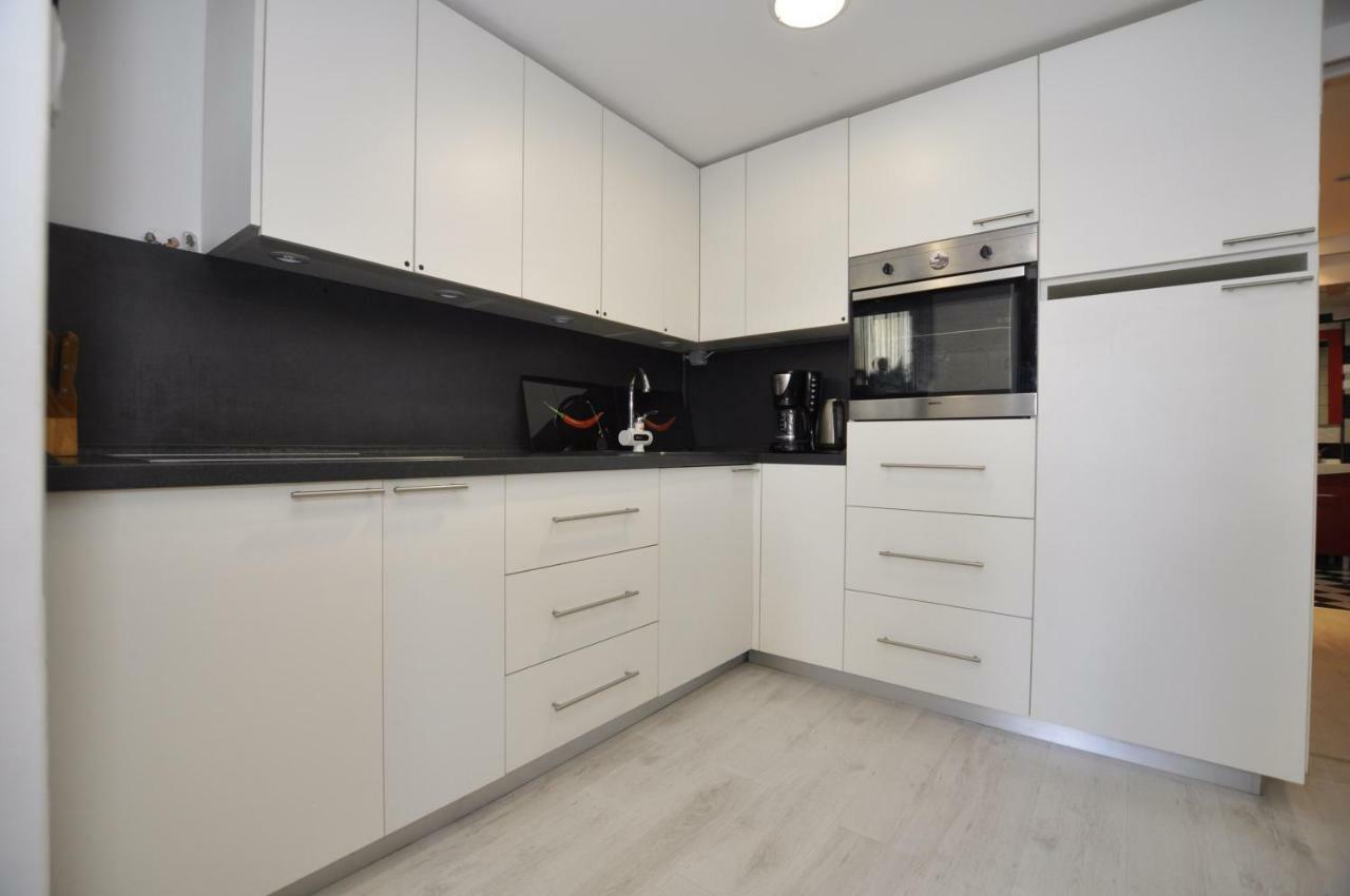 Apartment Toya Слатине Екстер'єр фото