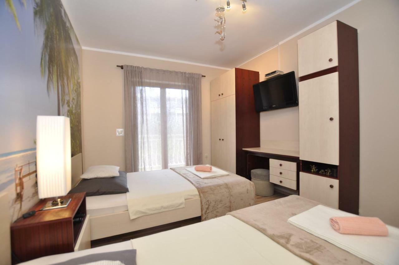 Apartment Toya Слатине Екстер'єр фото