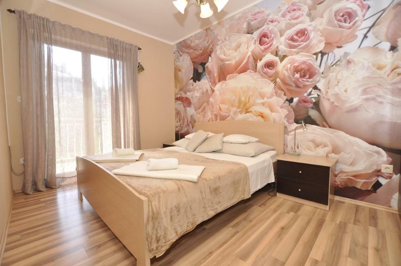 Apartment Toya Слатине Екстер'єр фото